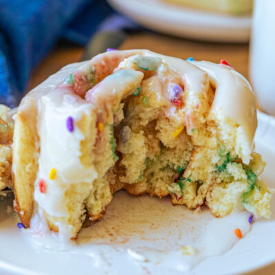 layers of cinnamon roll with cake batter flavor.