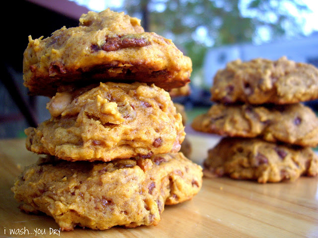 A display of three cookies on top of each other. 