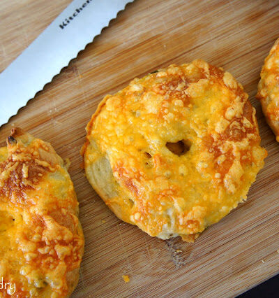 Jalapeno Cheddar Bagels