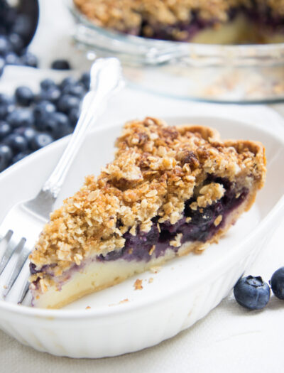 Blueberry Crumble Cream Pie! A combination of a blueberry crumble, cake and pie!!