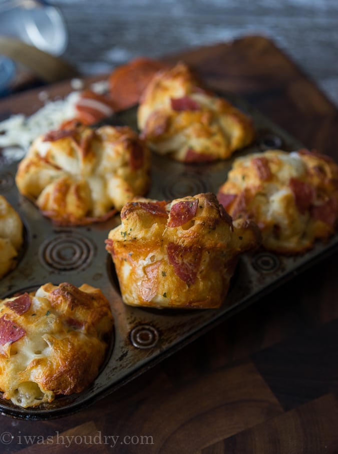 Cheesy Pepperoni Pizza Rolls