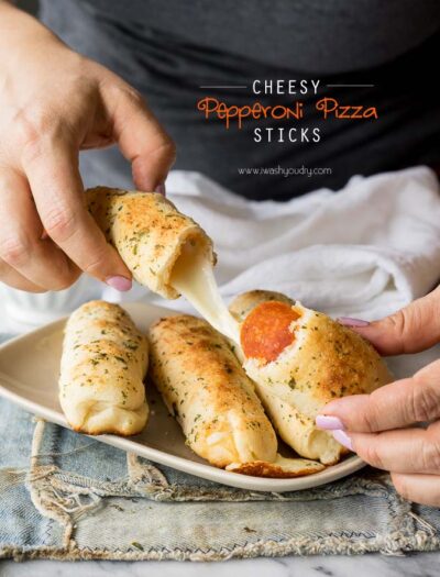 Cheesy Pepperoni Pizza Sticks