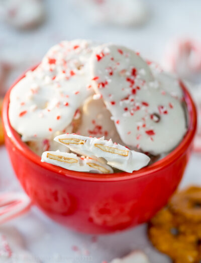 These super easy Peppermint Pretzel Crisps are a great treat for neighbors or for munching on during Christmas time!