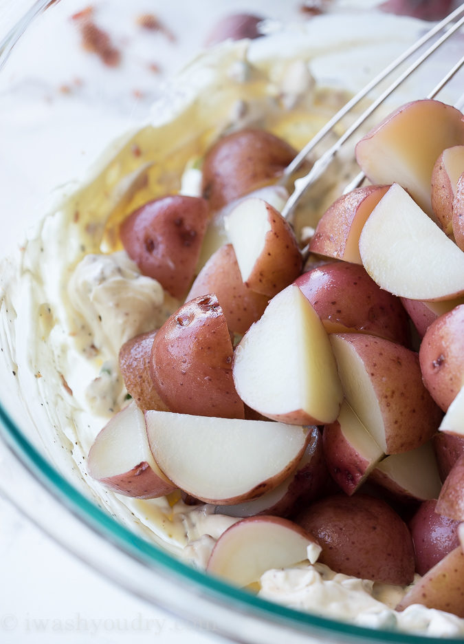 I'm seriously obessed with this Loaded Baked Potato Salad! 