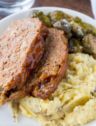 This Instant Pot Meatloaf Mashed Potatoes is a complete meal made in 20 minutes in your pressure cooker! So genius!