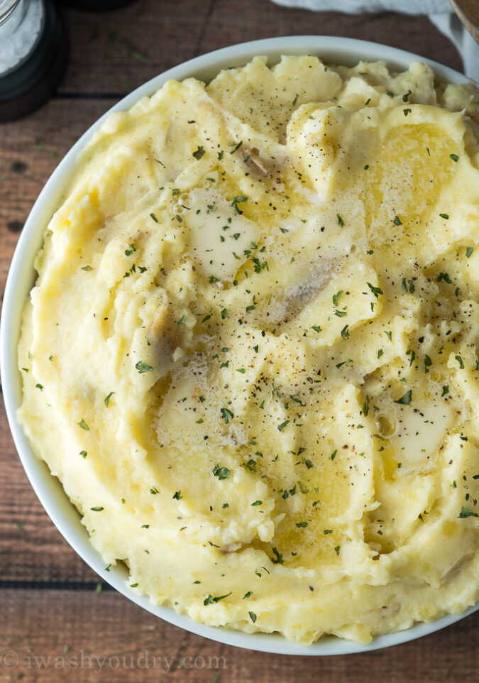 These super easy Mashed Potatoes Recipe is quickly made in the instant pot for a super easy side dish recipe!