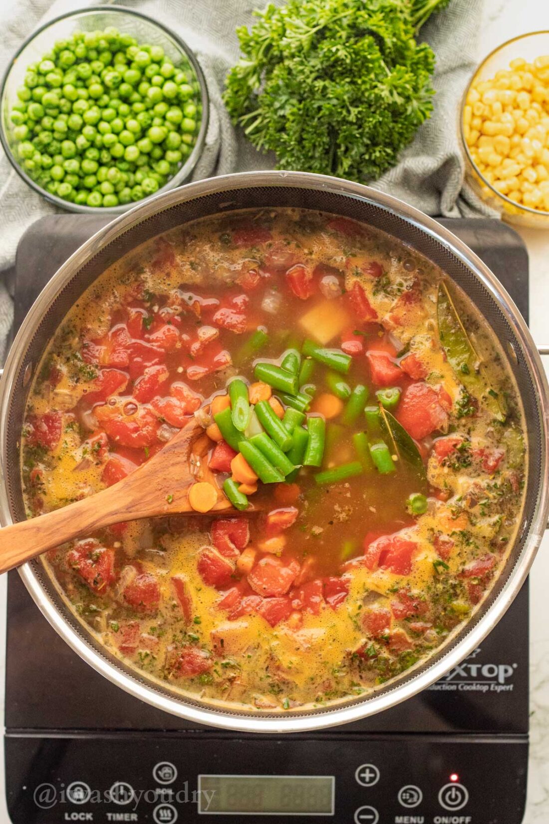 boiling vegetable soup with green beans.