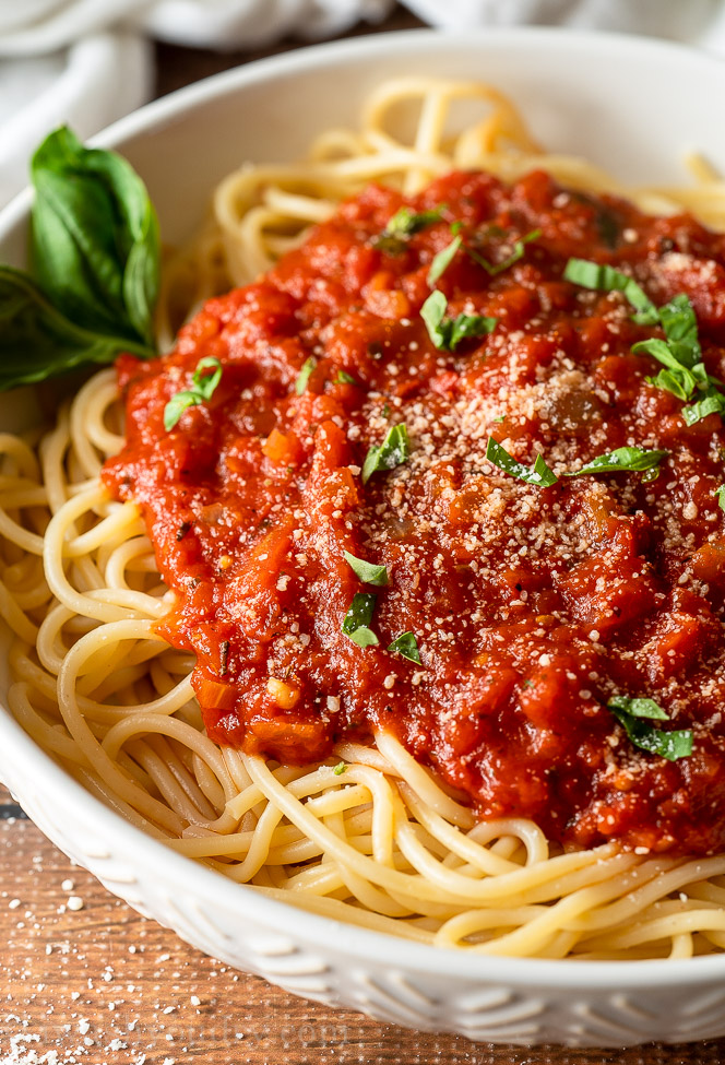 Easy Marinara Sauce Recipe with fresh basil