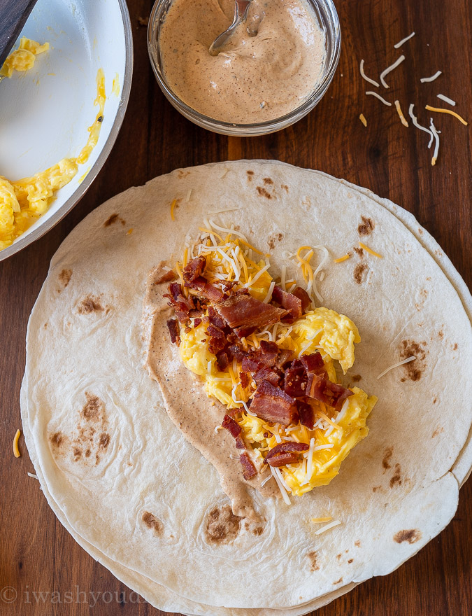 how to wrap a breakfast burrito