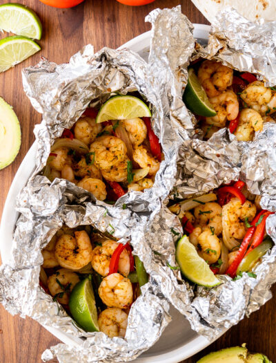 easy shrimp fajitas in foil packets