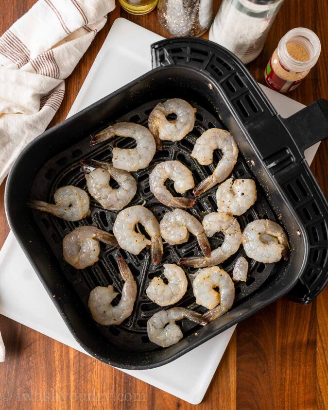 raw shrimp in air fryer basket